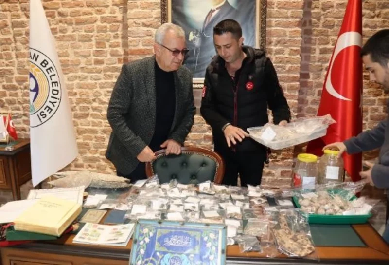 25 yılda topladığı 1101 parça tarihi eseri müzeye bağışladı