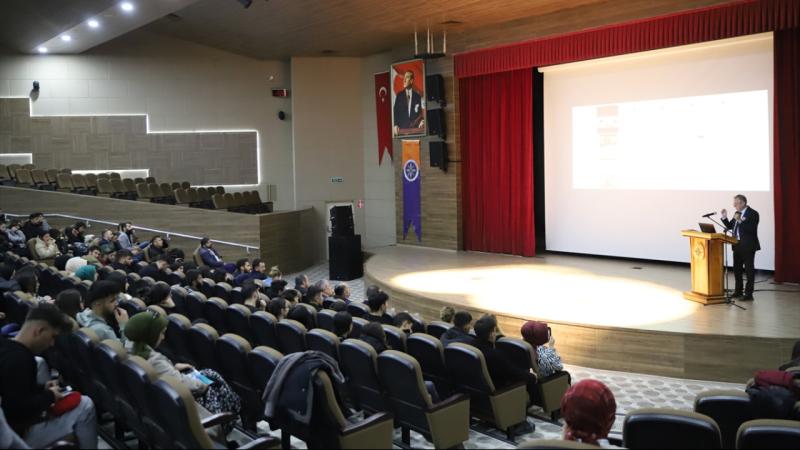 Ardahan’da “Malazgirt Savaş Alanı Arkeolojisi” konferansı düzenlendi
