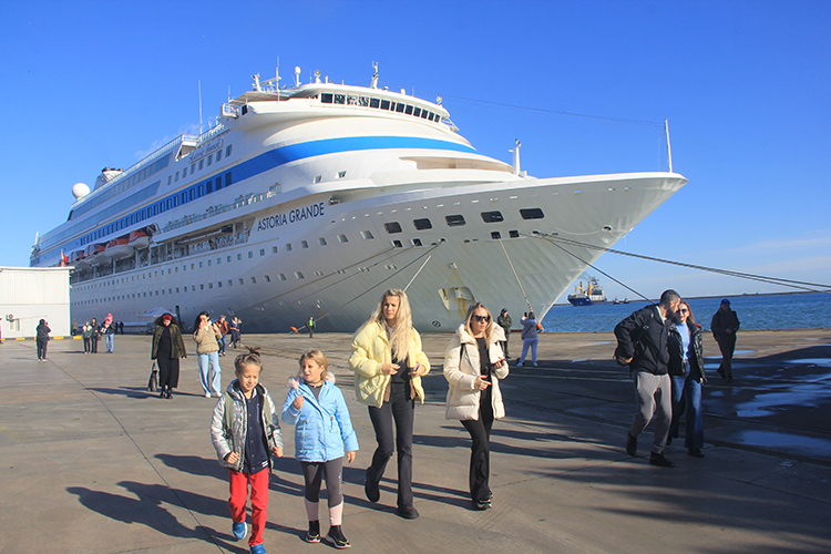 “Astoria Grande” kruvaziyeri bu yıl 3. kez Samsun’a geldi