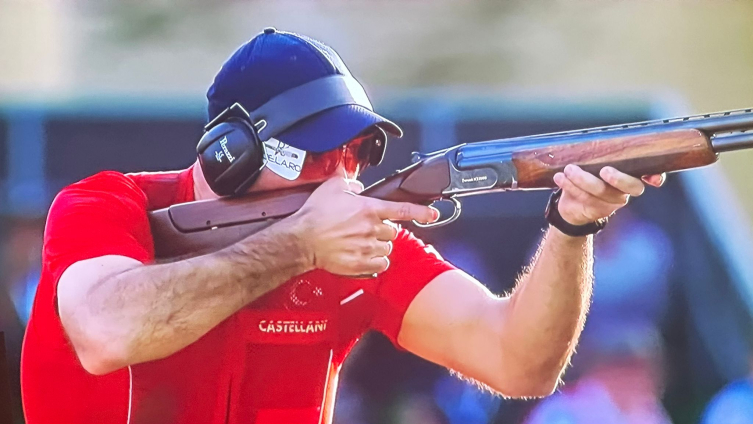 Beden eğitimi öğretmeni milli atıcı, spor hayatına 33 madalya sığdırdı