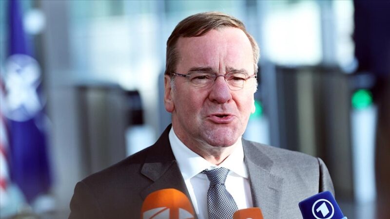 Almanya Savunma Bakanı, ordunun ihtiyaçlarının karşılanması için 5 ila 8 yıla ihtiyaç olduğunu söyledi