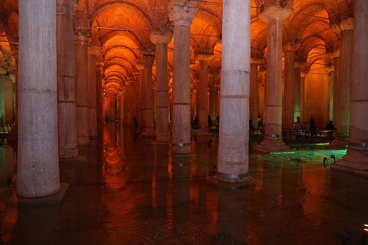 Yüzlerce yıllık Bizans sarnıçları döneminin mimarisine ışık tutuyor