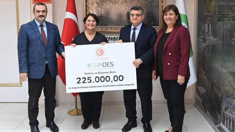 Sinop’ta kadın girişimcilere 988 bin 412 lira destek sağlandı