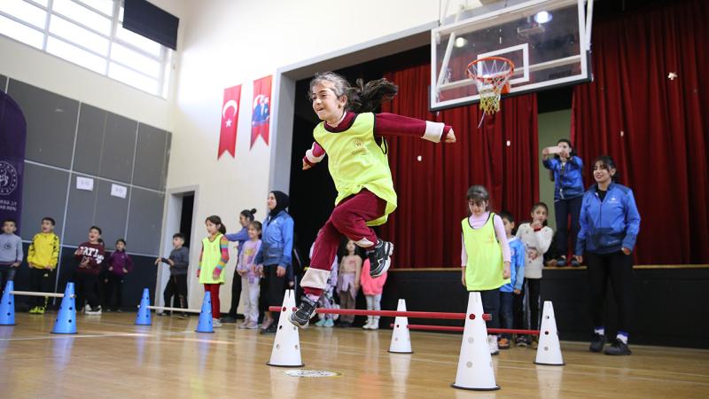 Diyarbakır’da yaklaşık 2 bin öğrenci spora kazandırıldı