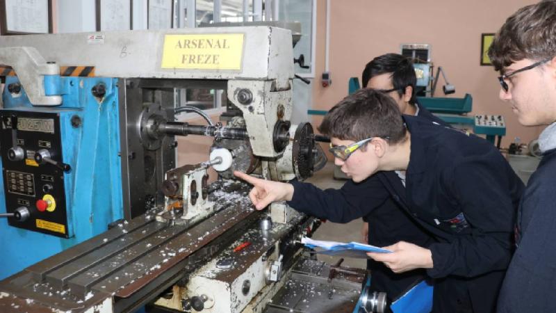 Kocaeli’deki meslek lisesi savunma sanayisine ara eleman yetiştirecek