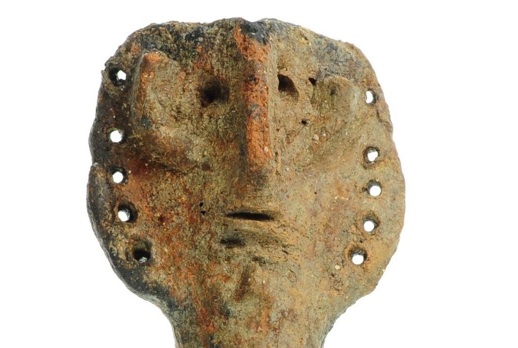 Almanya’da keşfedilen 3000 yıllık kil heykelcik tarih öncesi bir su tanrıçası olabilir