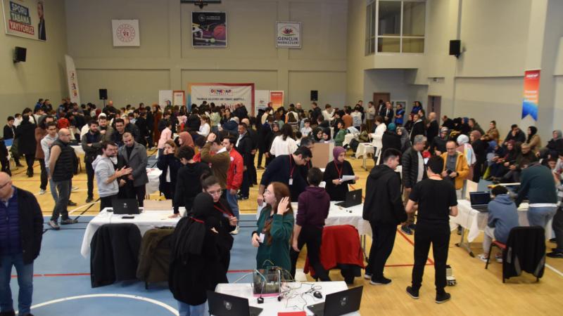 Karabük’te öğrencilerin projeleri bilim şenliğinde sergilendi