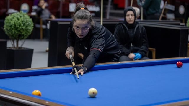 Depremzede bilardocu Elmas’ın hedefi milli forma