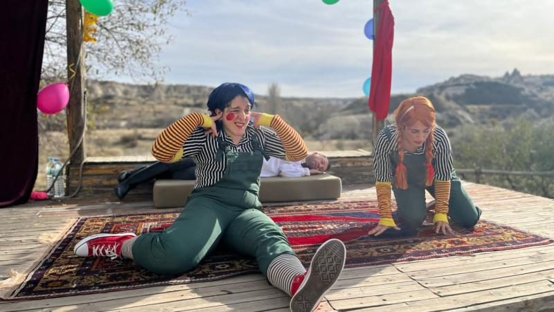 Nevşehir Belediyesi Şehir Tiyatro ekibi, özel çocuklar için sahne aldı