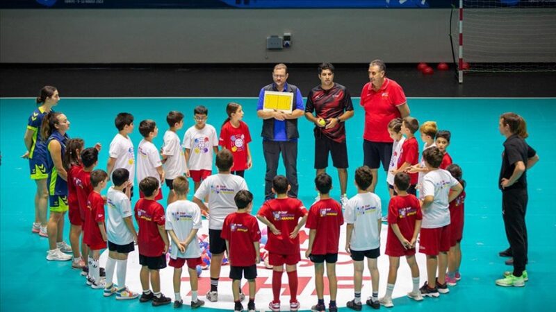 THF, “360′ Master Planı” kapsamında 2 bin 517 öğrenciye hentbol eğitimi veriyor