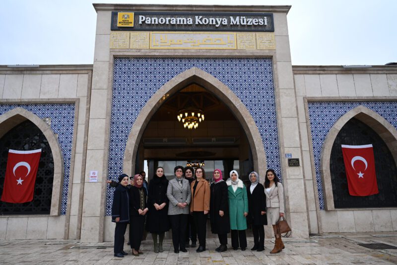Keçenin Vuslata Yolculuğu Sergisi Konya Büyükşehir’in Ev Sahipliğinde Açıldı(Özel Haber)