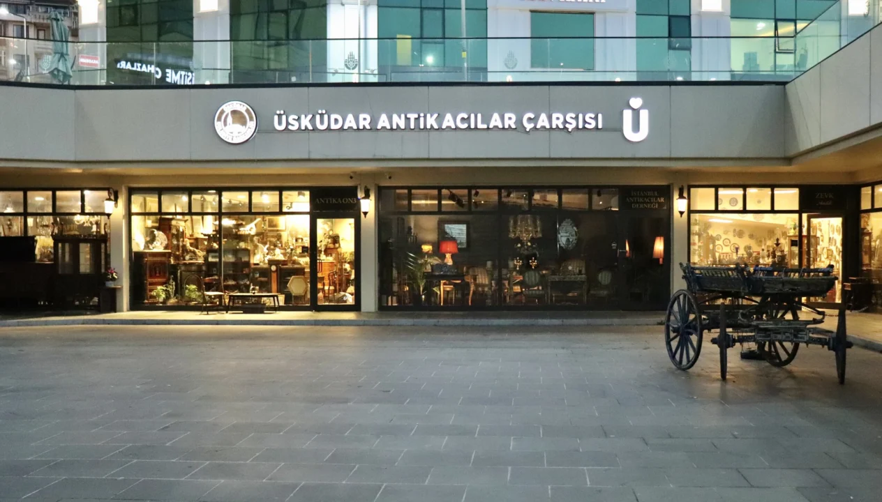 Geçmişin İzlerini Bugüne Taşıyan Üsküdar Antikacılar Çarşısı(Özel Haber)
