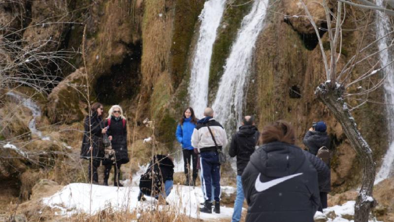 Girlevik Şelalesine her mevsim yoğun ilgi