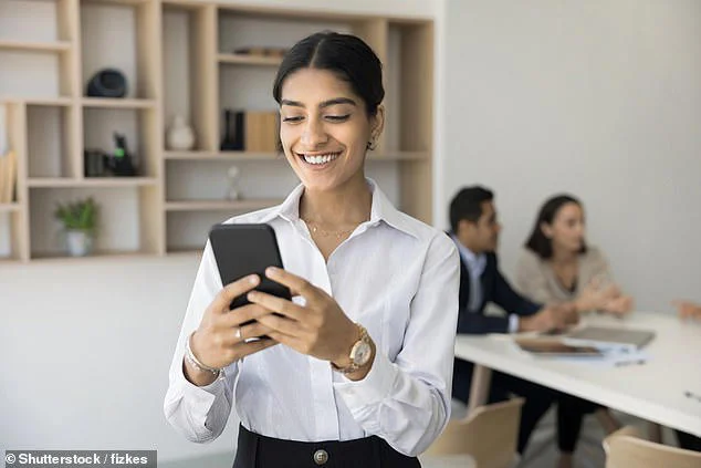 Akıllı telefonu işte kullanmak performansı etkilemiyor
