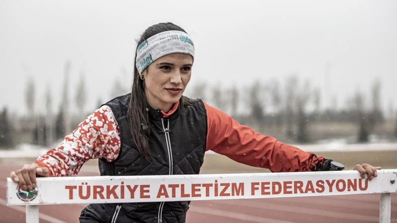 Dondurucu soğuklar olimpiyat kotası için çalışan Nursena’nın hızını kesmiyor