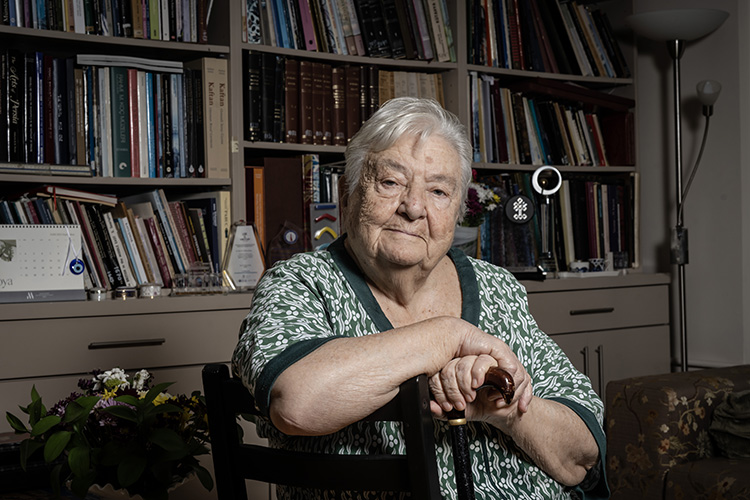 Türk sanat tarihinin çalışmaktan usanmayan çınarı: Prof. Dr. Nurhan Atasoy