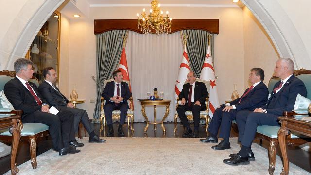 KKTC Cumhurbaşkanı Tatar, Cumhurbaşkanı Yardımcısı Yılmaz ve Bakan Kacır’ı kabul etti