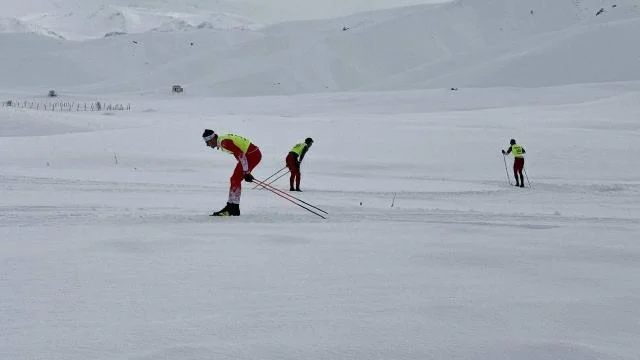 Yüksekova’da yapılan Kayaklı Koşu Milli Takım seçmeleri sona erdi