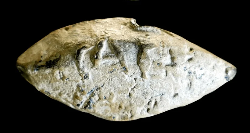 İspanya’da bulunan “Julius Caesar” adıyla yazılmış kurşun sapan mermi