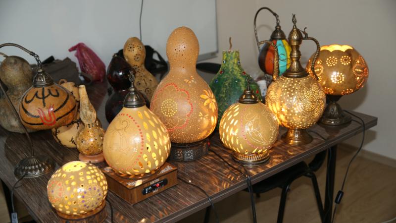 Ordulu kadınlar su kabaklarından hediyelik eşya yaparak gelir sağlıyor