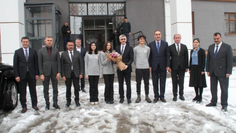 Milli Eğitim Bakan Yardımcısı Yılmaz, projeleri uzayda test edilecek Muşlu öğrencilerle buluştu