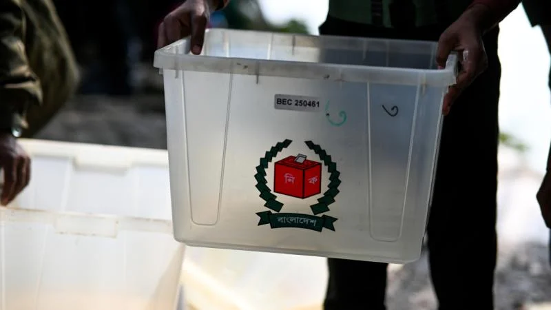 Bangladeş’teki genel seçimde iktidar partisi 298 koltuktan 222’sini kazandı