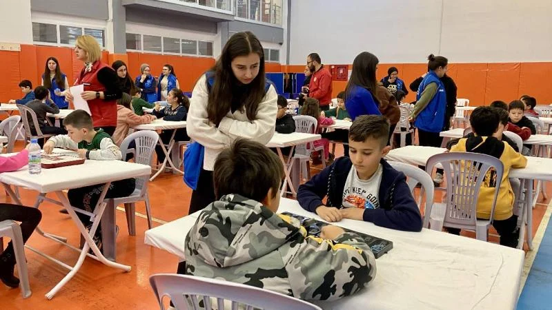 Kırşehir’de ilkokul öğrencileri zeka oyununda yarıştı
