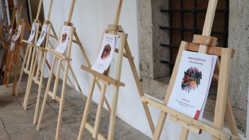 Amasya’da öğrenciler tarafından Braille alfabesine çevrilen 100 kitap sergilendi