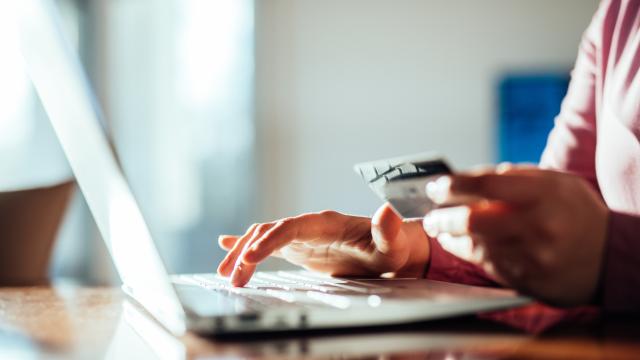 Sosyal medyadan alışveriş yapanlar yakın çevresinden etkileniyor