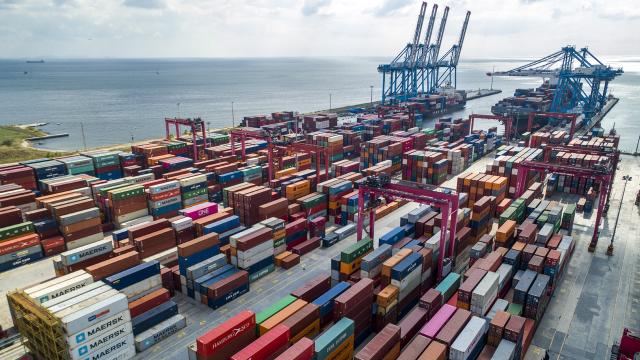 2023’te ithalat ve dış ticaret açığı düştü