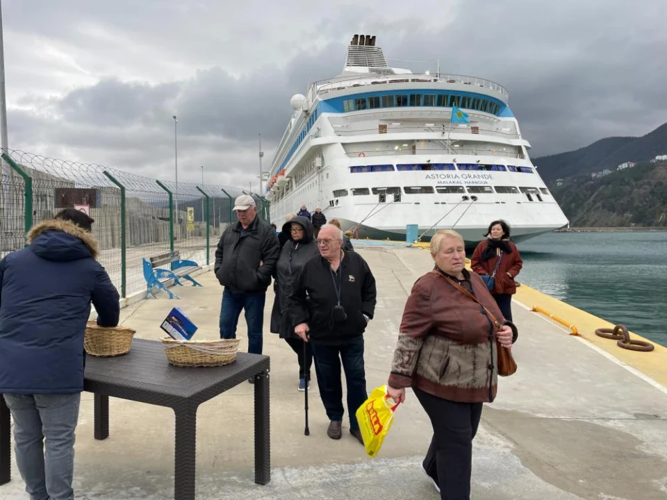 Kruvaziyerle 17 bin Rus turist Amasra’ya geldi