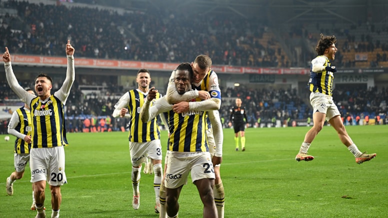 Fener öldü, öldü dirildi!..90+4’te penaltı golüyle hayata döndü