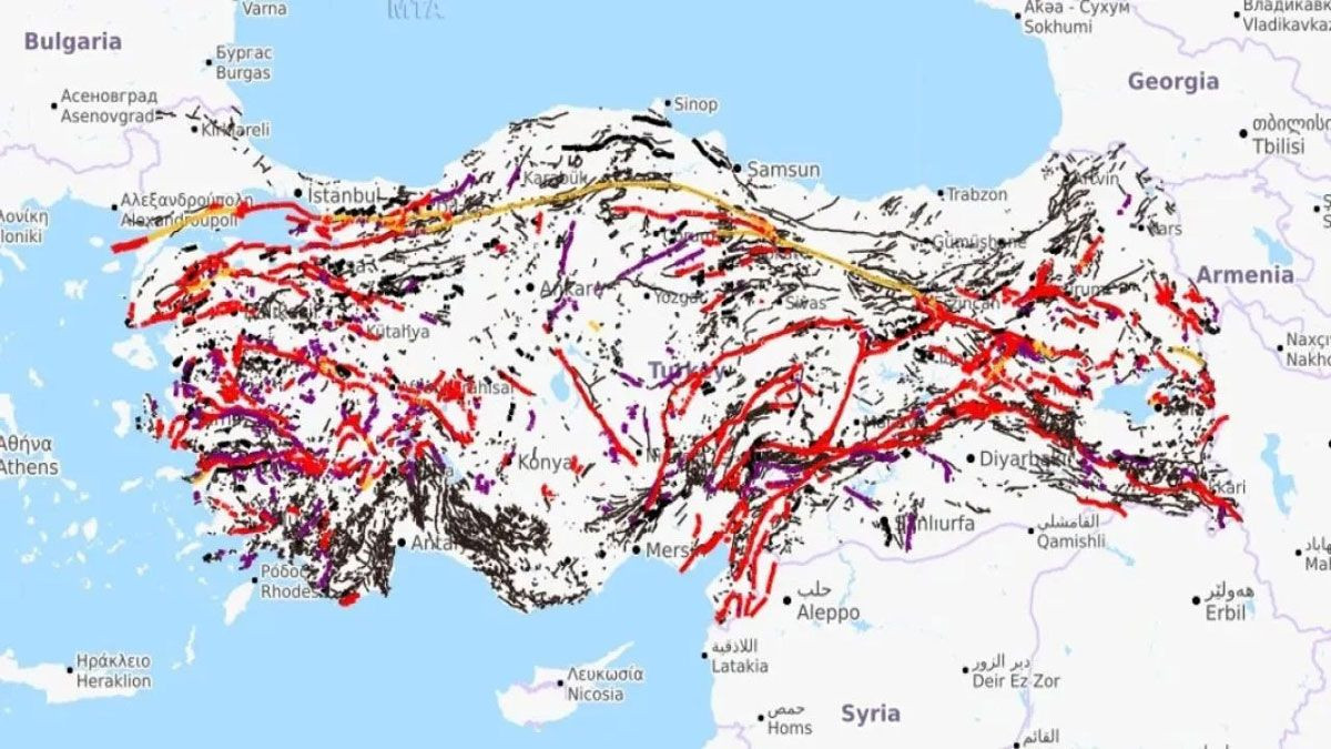 Türkiye’de hareketli 485 fay hattı var tedbir almak gerekiyor