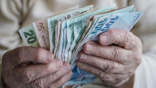 Yeni yılın ilk kabinesinde masada emekli aylığı düzenlemesi var