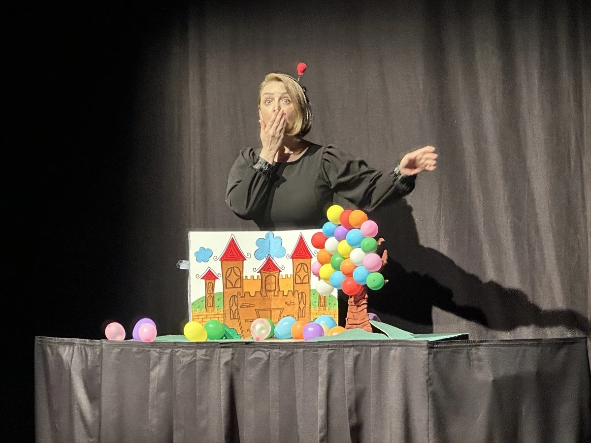 Antalya’da Uluslararası Sömestir Festivali ve Çocuk Tiyatro Şenliği Başladı