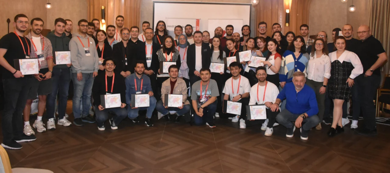 Genç Harita Mühendisleri ve Öğrenciler Antalya’da Kodlama Kampında Buluştular(Özel Haber)