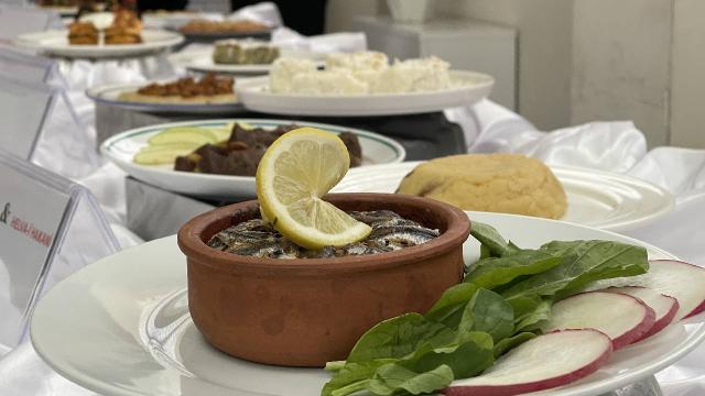 Veliler çocukları ile beraber en iyi yemeği yapmak için yarıştı