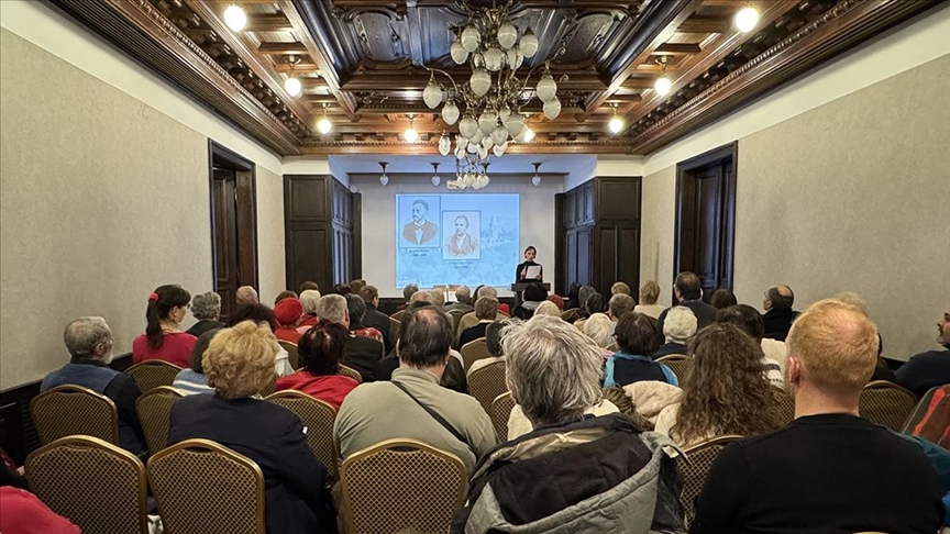 Macaristan’da YEE’nin “Türk Kahvesi Akşamları” etkinliğinde “Macar kodeksleri” ele alındı