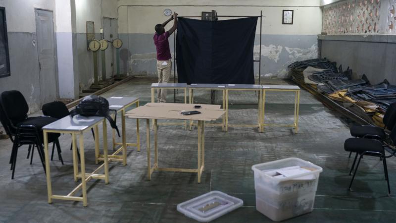 Senegal’de 25 Şubat’ta yapılacak cumhurbaşkanı seçimi ertelendi