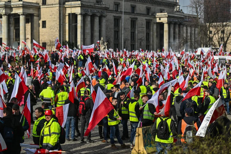 Polonya’da binlerce çiftçi, AB’nin tarım politikalarını protesto etti