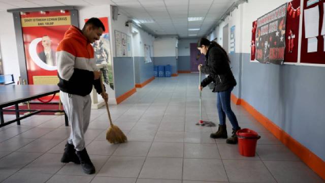Kan vermek için gittiği hastanede mesai arkadaşına karaciğerini bağışladı