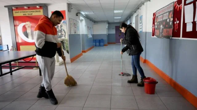 Kan vermek için gittiği hastanede mesai arkadaşına karaciğerini bağışladı