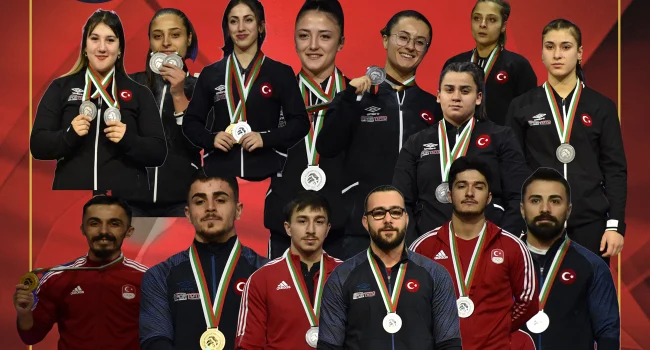 Türkiye halterde çıtayı yükseltiyor