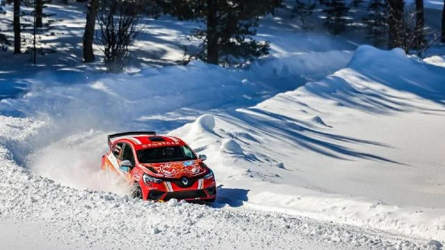 Sarıkamış’ta kar rallisinde kadın pilot ilk 10’a girdi