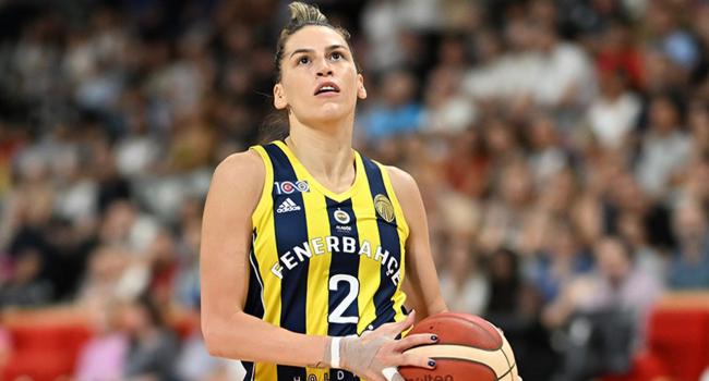 Sevgi Uzun, Türk basketbol tarihine geçti