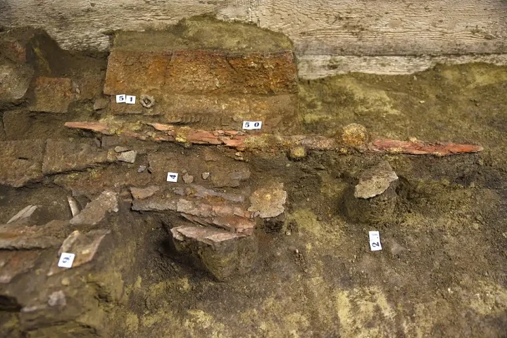 Macaristan’da Keşfedilen Katmanlı Zırh ve Teçhizatla Gömülü Bir Avar Savaşçısı