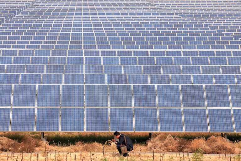 Çalışma: Büyük alan reflektörleri Dünya’daki güneş enerjisi çiftliklerini güçlendirebilir