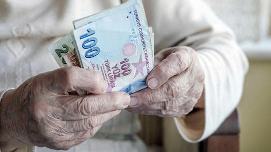 Emeklilerin banka promosyonları belli oldu: Uzmandan imza atarken dikkat edin uyarısı!