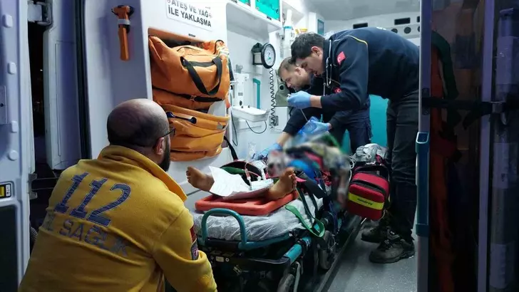 İnternette oyun oynamasına izin verilmeyen 12 yaşındaki çocuk kendini vurdu.