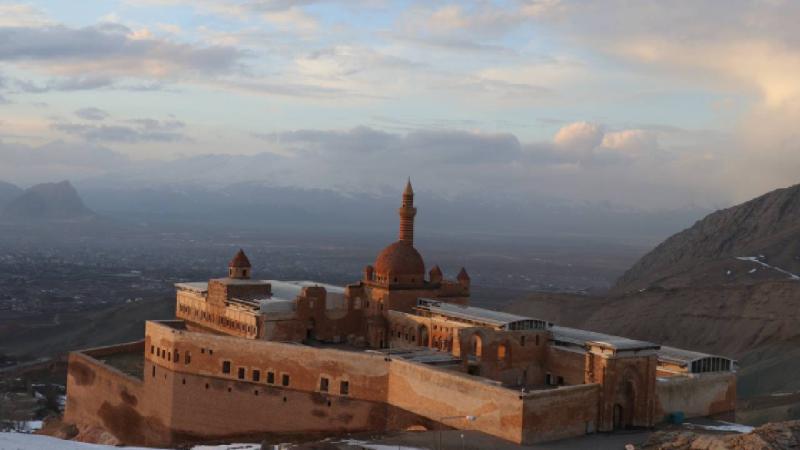 Ağrı’nın karla kaplı güzellikleri fotoğraf tutkunlarını ağırlıyor
